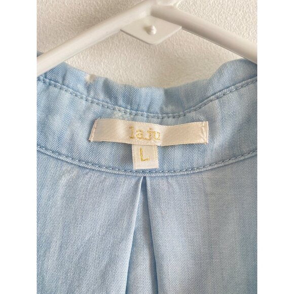 Sleeveless Light Blue Button-Up Shirt W/ Pineapple Print & Split Back Hem Size L - Picture 7 of 9